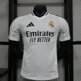 Versione del giocatore maglia Real Madrid casa 2025