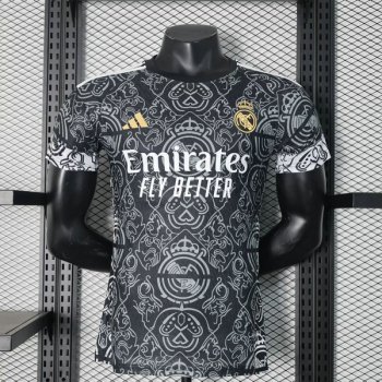 Versione del giocatore maglia Real Madrid nero 2025