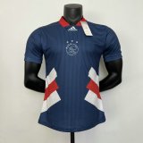 Versione del giocatore maglia Ajax ICONS 2023