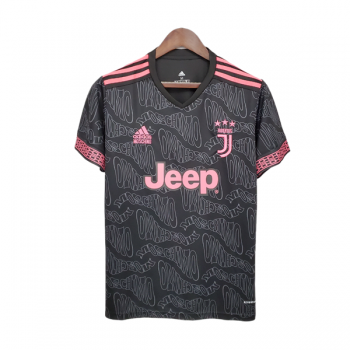 maglia Juventus edizione concettuale tuta 2022