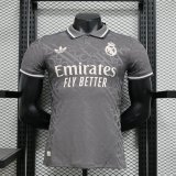 Versione del giocatore maglia Real Madrid terzo 2025